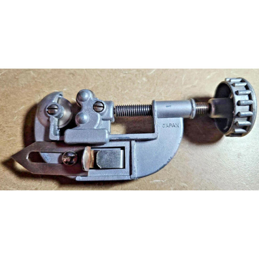 Vintage pipe cutter by Waltham Cutter 1/8" to 1-1/8" O.D.-made in Japan